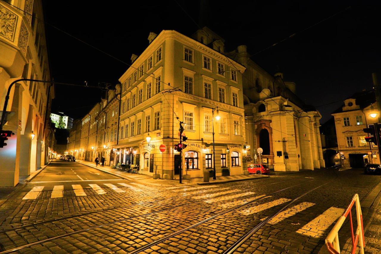 U Schnellu Hotel Praga Esterno foto